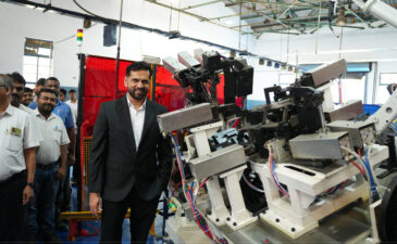 Ajinkya Firodia inaugurating Kinetic Engineering’s fully automated Robotic Chassis Line for DX and ZX electric scooters at Ahilya Nagar, Maharashtra.