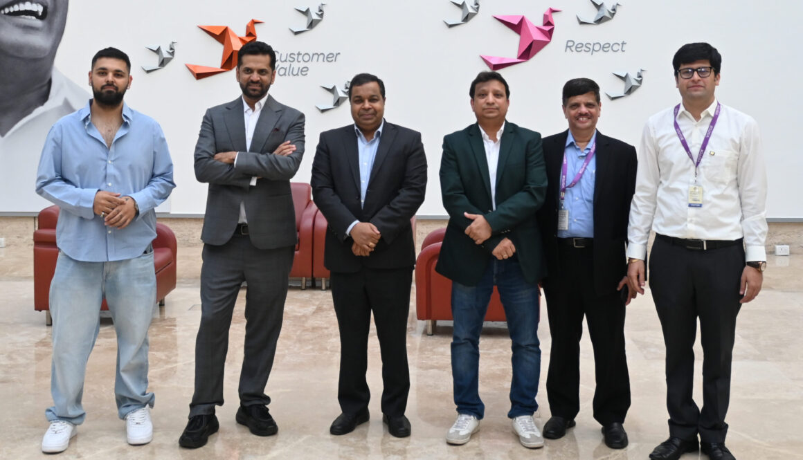 Kinetic partners with Jio Things to introduce connected electric mobility in India